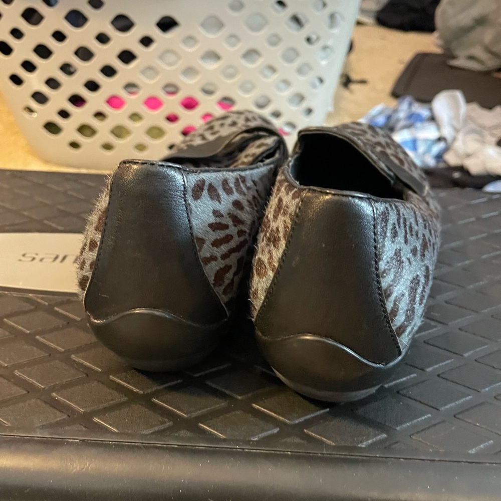 Dansko Oksana Gray Animal Print Flats sz 37 - Picture 2 of 5